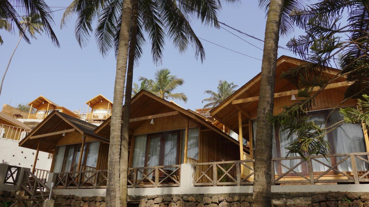 Larive Beach Resort ヴァガトール エクステリア 写真